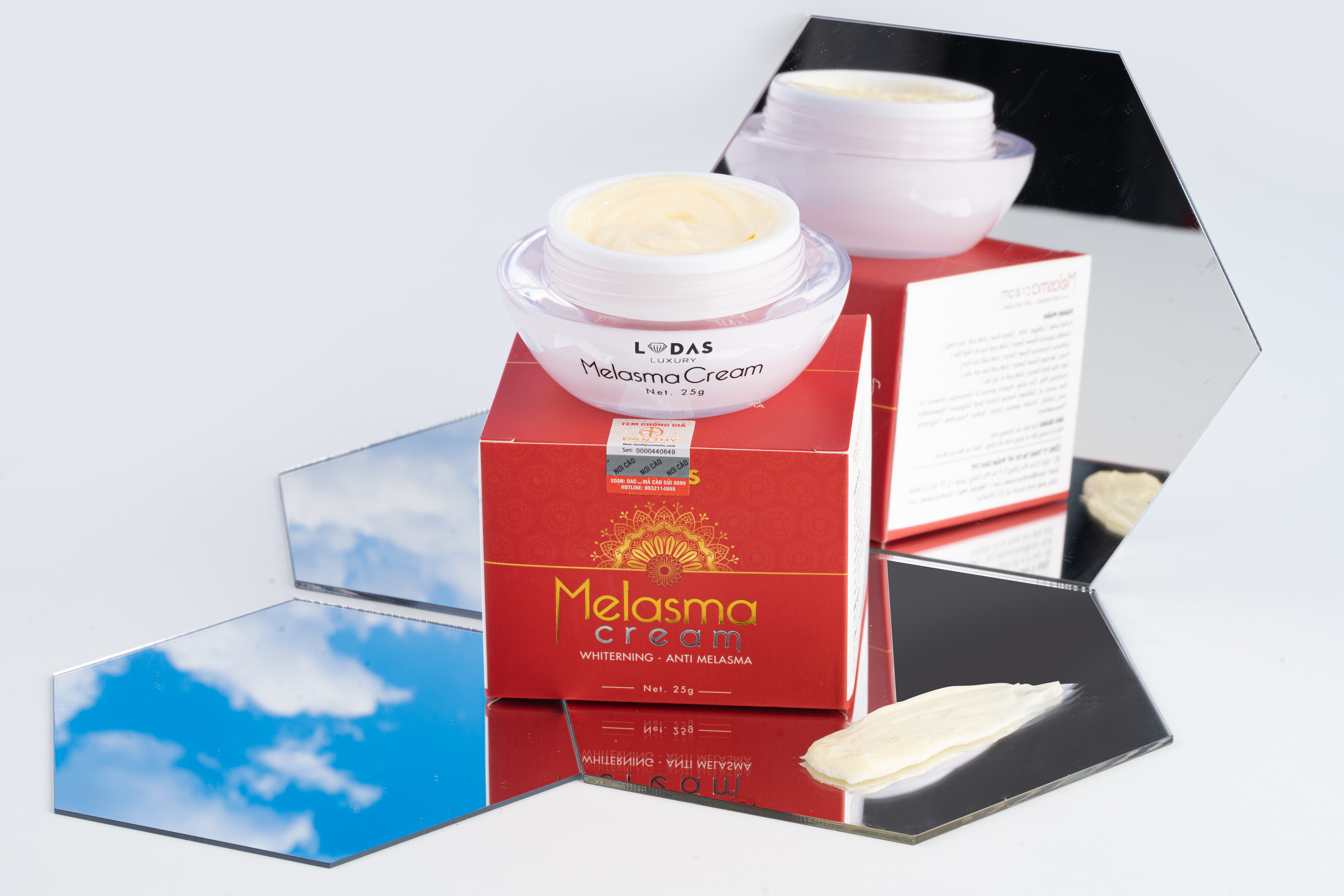 Cao nám Hồng Hoa - Melama Cream